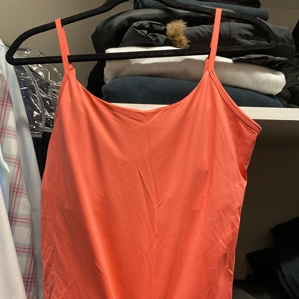 NEW YORK & COMPANY TANK
